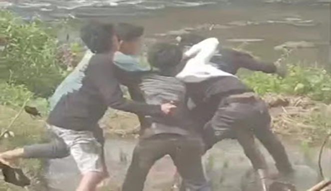 Disangka Geng Motor, Pelajar Ini Dipukul Bertubi-tubi dan Dibuang ke Sungai