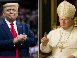Penampilan Trump Bikin Geger: Bergaya Paus Saat Vatikan Diliputi Duka
