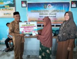 15 Warga Desa Minasa Baji Terima BLT Tahap 2, Warga: Sangat Membantu Kebutuhan Sehari-hari