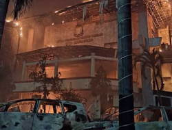 Kematian Sopir Ojol Berujung Amuk: Kantor DPRD Makassar Jadi Sasaran Pembakaran