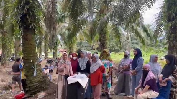 Yon TP 872 Memanas, Teriakan “Copot Danrem!” Pecah di Rampoang