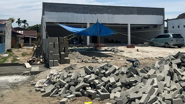 Ritel Modern Diduga Langgar Aturan, Warga Desak Pemerintah Turun Tangan