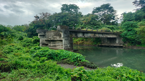 Jembatan Penghubung Dua Wilayah Terbengkalai, Publik Tuntut Penjelasan