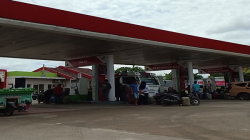 Warga Antre Panjang, Solar Subsidi Diduga Mengalir Tak Tepat Sasaran