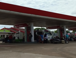 Warga Antre Panjang, Solar Subsidi Diduga Mengalir Tak Tepat Sasaran