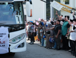 Haru dan Khidmat, Bupati Takalar Lepas 72 Jemaah Haji Menuju Tanah Suci