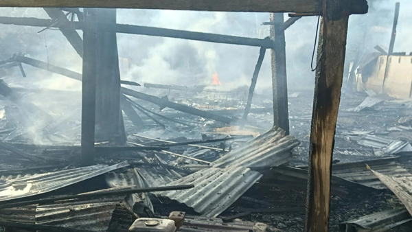 Kebakaran Hebat di Sabbangparu, Dua Rumah Warga Rata dengan Tanah Diduga Akibat LPG
