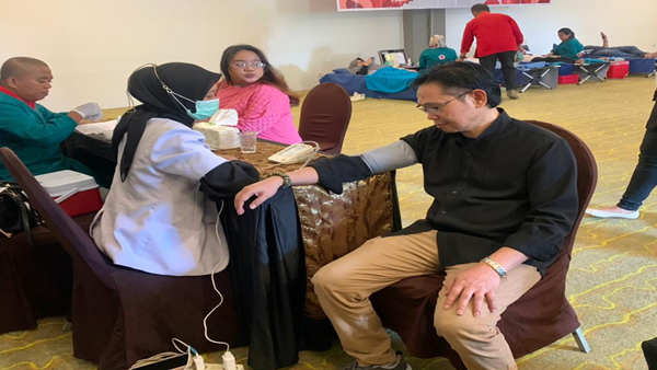 Heboh Donor Darah di MaxOne Makassar! Relawan dan Warga Tumpah Ruah