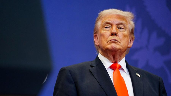 Operasi Militer AS di Selat Hormuz Dihentikan, Trump Buka Suara