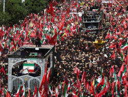 Trump Komentari Ramainya Pemakaman Khamenei, Singgung Negosiasi Iran
