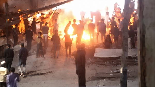 Kericuhan Geng Motor Vs Warga di Makassar, Satu Motor Trail Dibakar