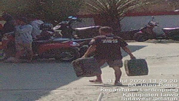 Jeriken dan Mobil Modifikasi Kuasai Antrean, Dugaan Pelangsiran Solar di SPBU Larompong Disorot