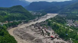 Banjir Maut Lumpuhkan Nepal-China, 384 Wisatawan Belum Ditemukan