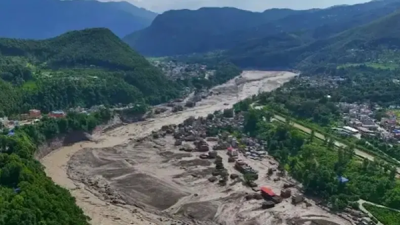 Banjir Maut Lumpuhkan Nepal-China, 384 Wisatawan Belum Ditemukan